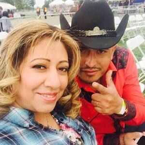 Meet your Posher, Adela